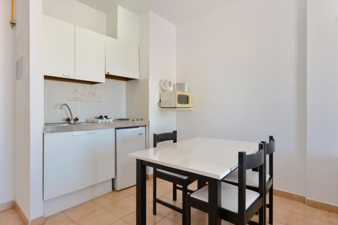 Apartamentos San Antonio Beach 3*